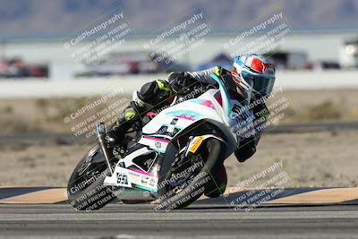 media/Dec-07-2025-CVMA (Sun) [[3e7d2de5dc]]/Race 7-Formula Lightweight Twins Shootout/